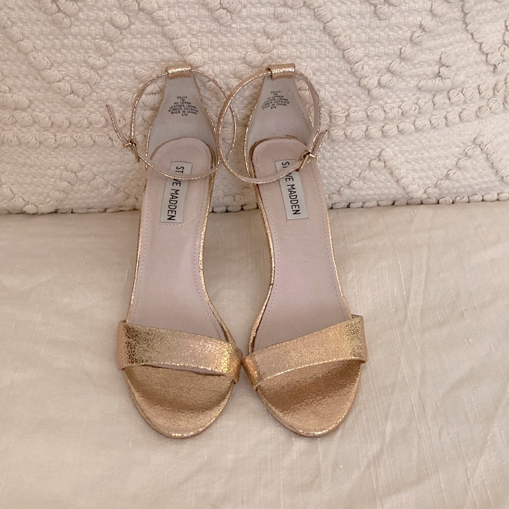 Steve Madden “Sillly” strappy sandal heels, Rosegold metallic, size 7 EUC